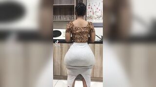 Musical cheeks - Real African Curves